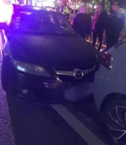 驚了！寧波男子酒駕被逮，竟把酒精測試儀“吹爆”！警察都嚇壞！