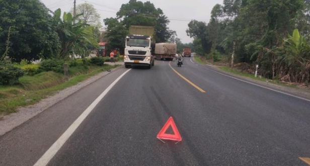 2名司機(jī)受傷！大貨車彎道未減速靠右行駛與北海一大型汽車相撞！
